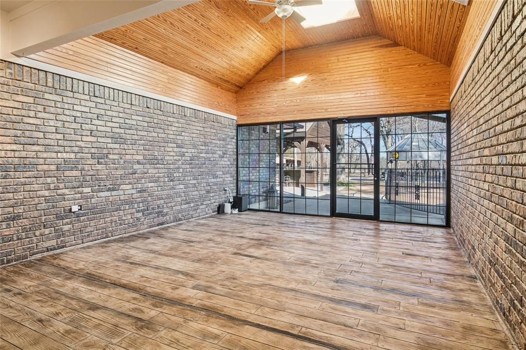 6707 US 287 Highway - Photo 9