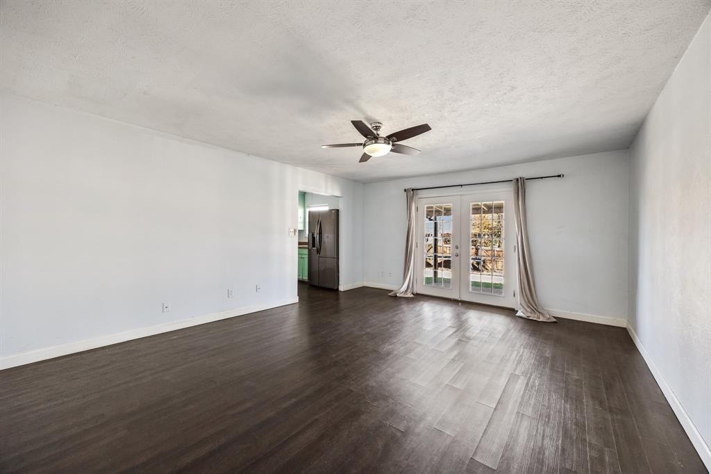 743 Price Drive - Photo 2