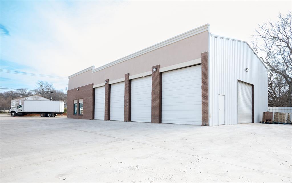 535 W Kennedale Parkway - Photo 1