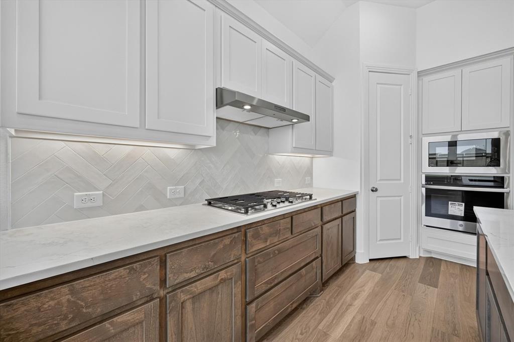 9824 Oak Glade Drive - Photo 4