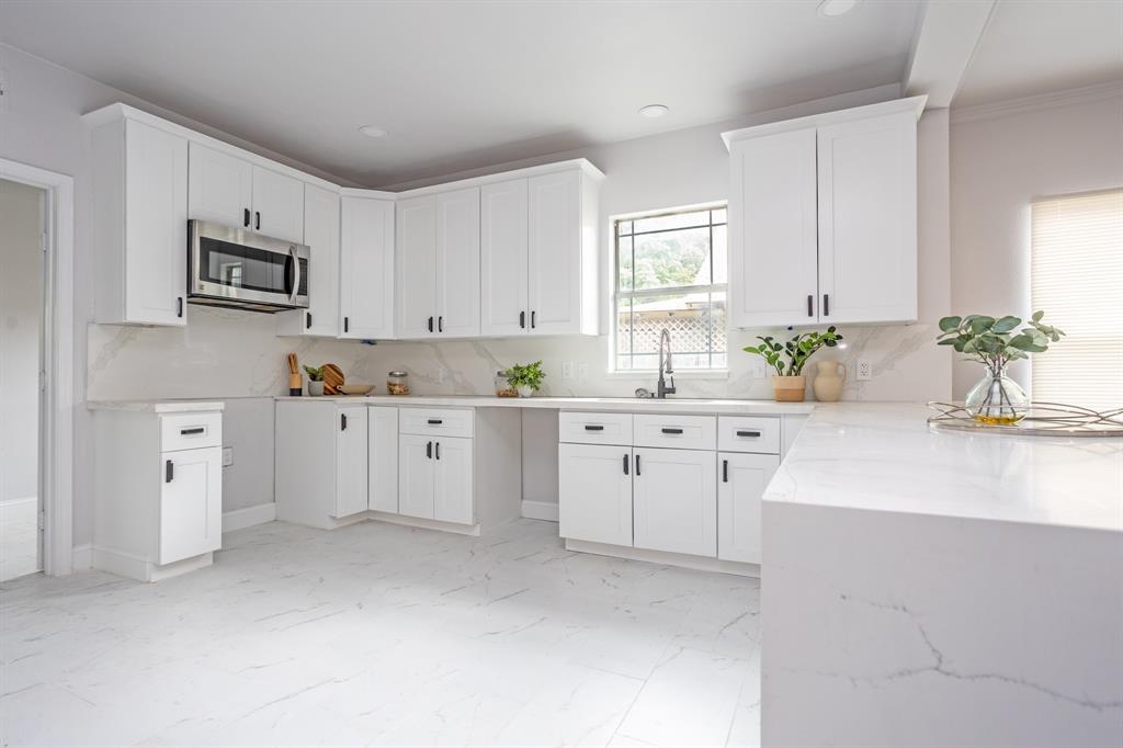 527 S Clinton Avenue - Photo 10