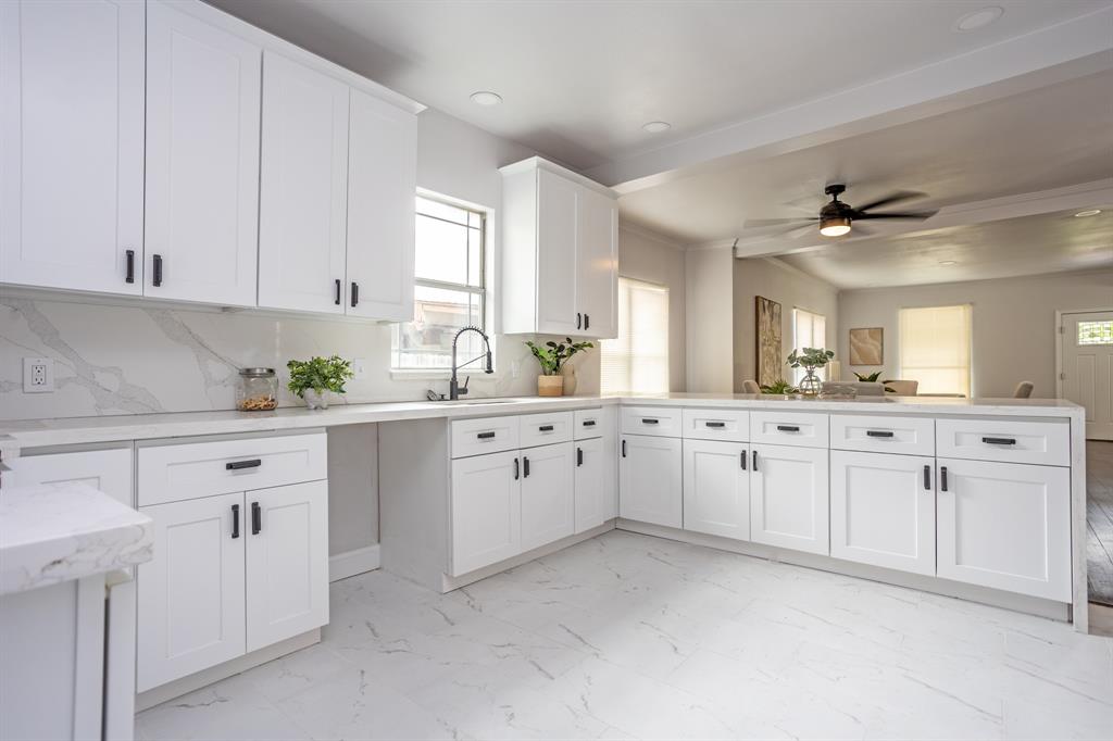 527 S Clinton Avenue - Photo 11