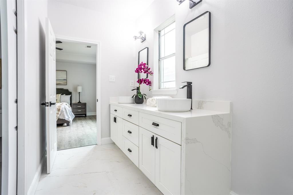 527 S Clinton Avenue - Photo 13