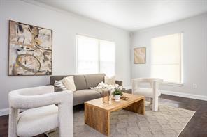 527 S Clinton Avenue - Photo 4