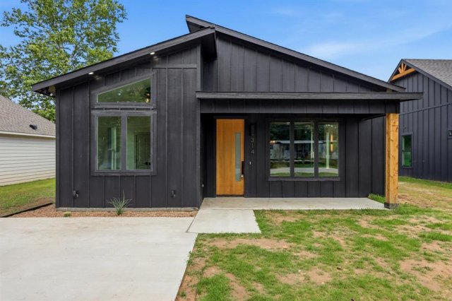 314 W Cobb Street