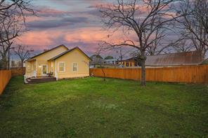 909 Elsbeth Street - Photo 32
