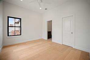 2963 Sunset Boulevard - Photo 31
