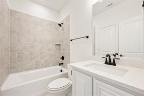 2407 Drummond Street - Photo 9