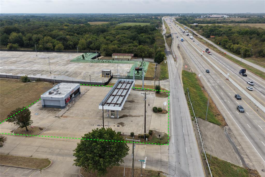 300 S Interstate 35 Road - Photo 1