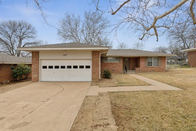 1407 Robin Drive