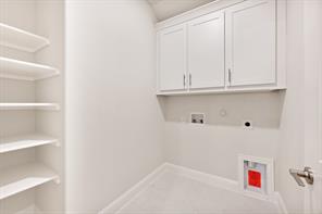 2405 Drummond Street - Photo 15