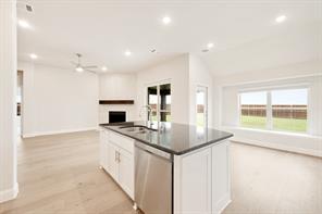 2405 Drummond Street - Photo 23