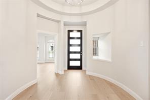 2405 Drummond Street - Photo 5