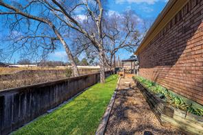 8525 Castle Creek Road - Photo 37