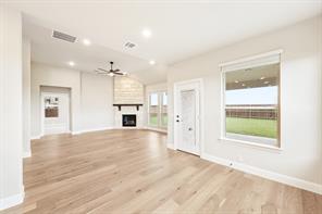 2724 Railway Street - Photo 14