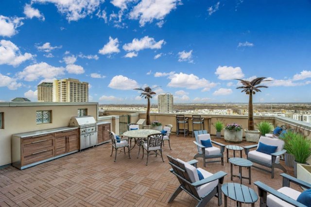 330 Las Colinas Boulevard E