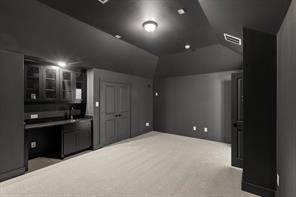 413 Newpark Boulevard - Photo 13