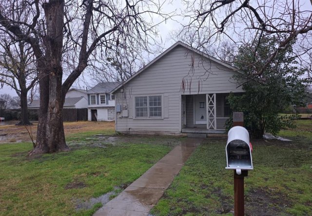 402 W 4th Street