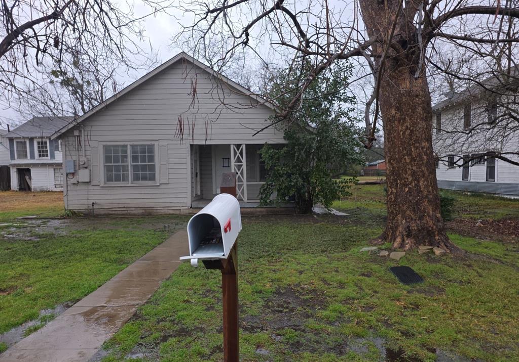 402 W 4th Street - Photo 3