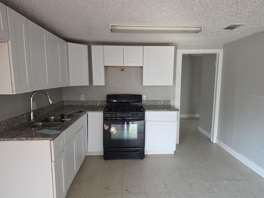 402 W 4th Street - Photo 8