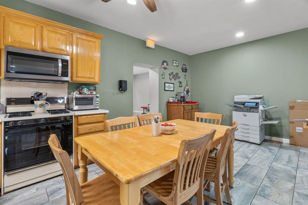 132 W Mcleroy Boulevard - Photo 11