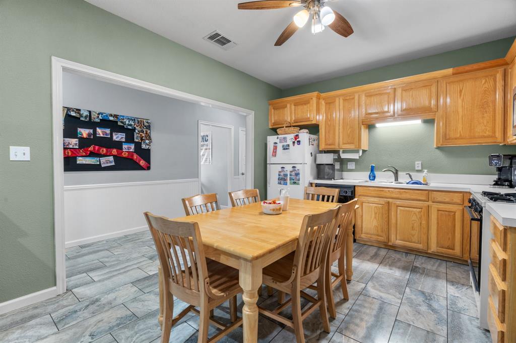 132 W Mcleroy Boulevard - Photo 13