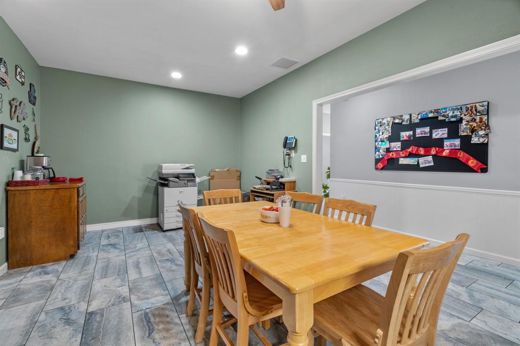 132 W Mcleroy Boulevard - Photo 14