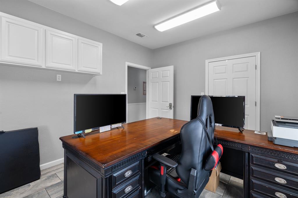 132 W Mcleroy Boulevard - Photo 28