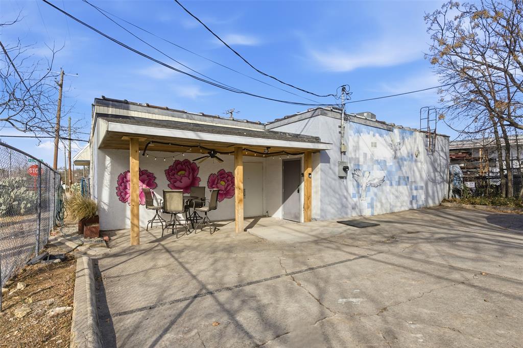 738 W Davis Street - Photo 25