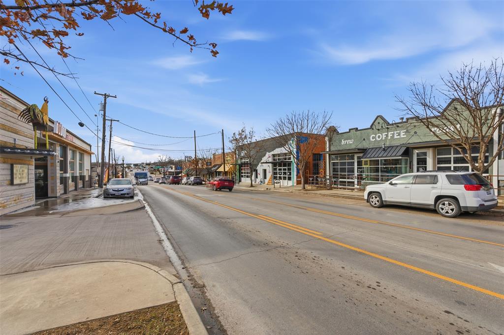 738 W Davis Street - Photo 27