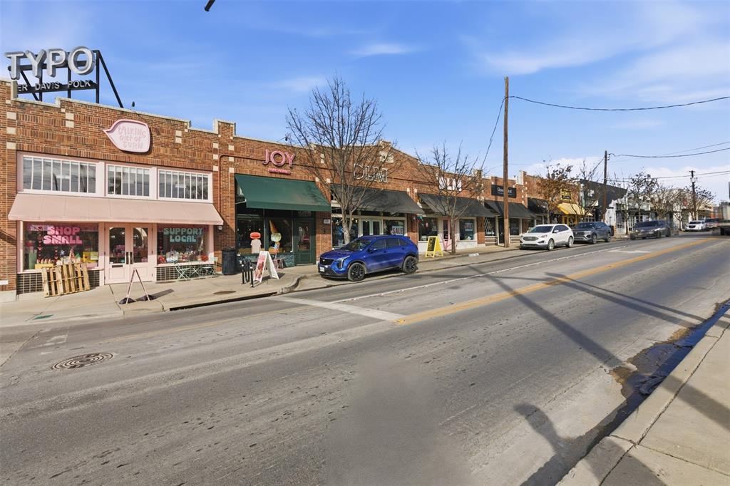 738 W Davis Street - Photo 29