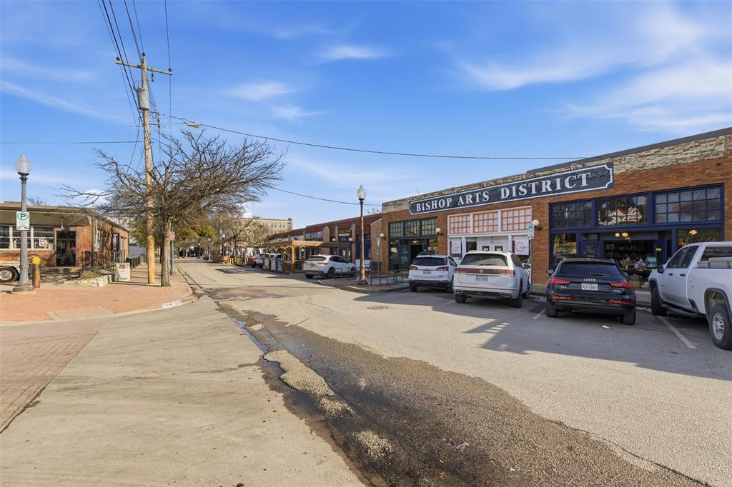 738 W Davis Street - Photo 31