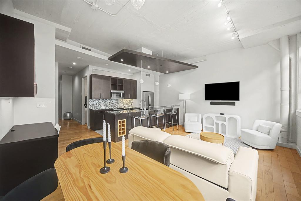2600 W 7th Street - Photo 2