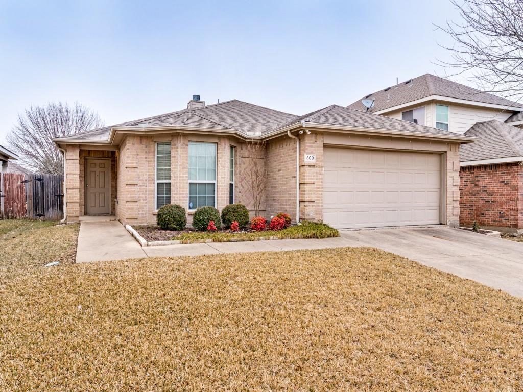 800 Mahogany Drive - Photo 1