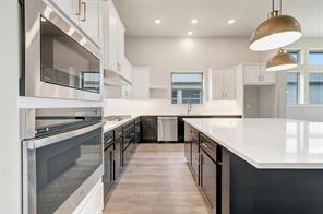 7812 Pondview Lane - Photo 7
