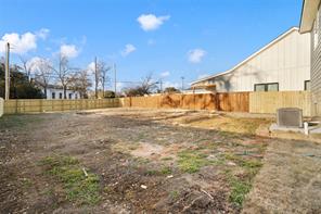 1905 Sanger Avenue - Photo 19
