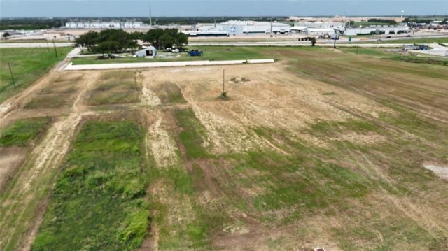 3360 N I-35 Highway