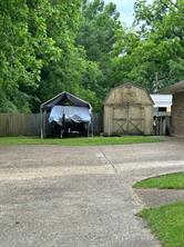 102 E Crockett Street - Photo 2