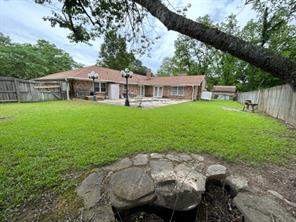 102 E Crockett Street - Photo 3