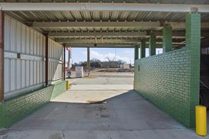 703 Avenue D - Photo 4