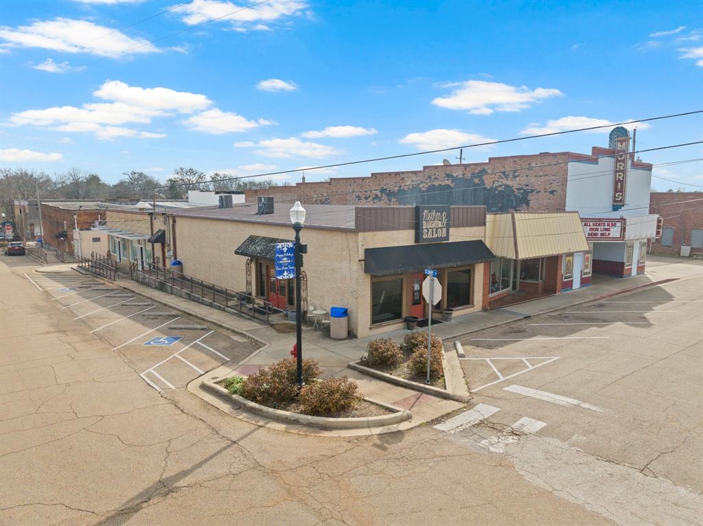 112 N Lamar Street - Photo 1