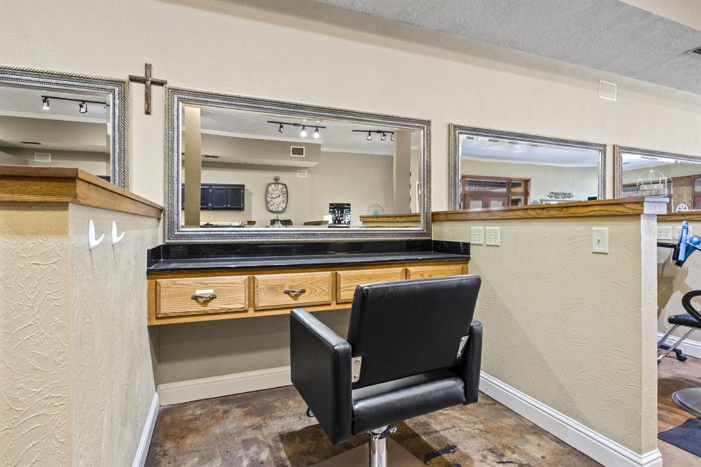 112 N Lamar Street - Photo 14