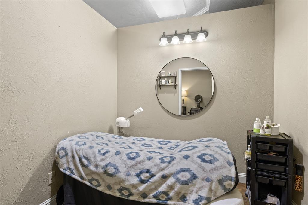 112 N Lamar Street - Photo 22