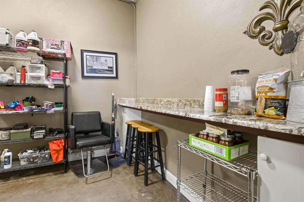 112 N Lamar Street - Photo 23