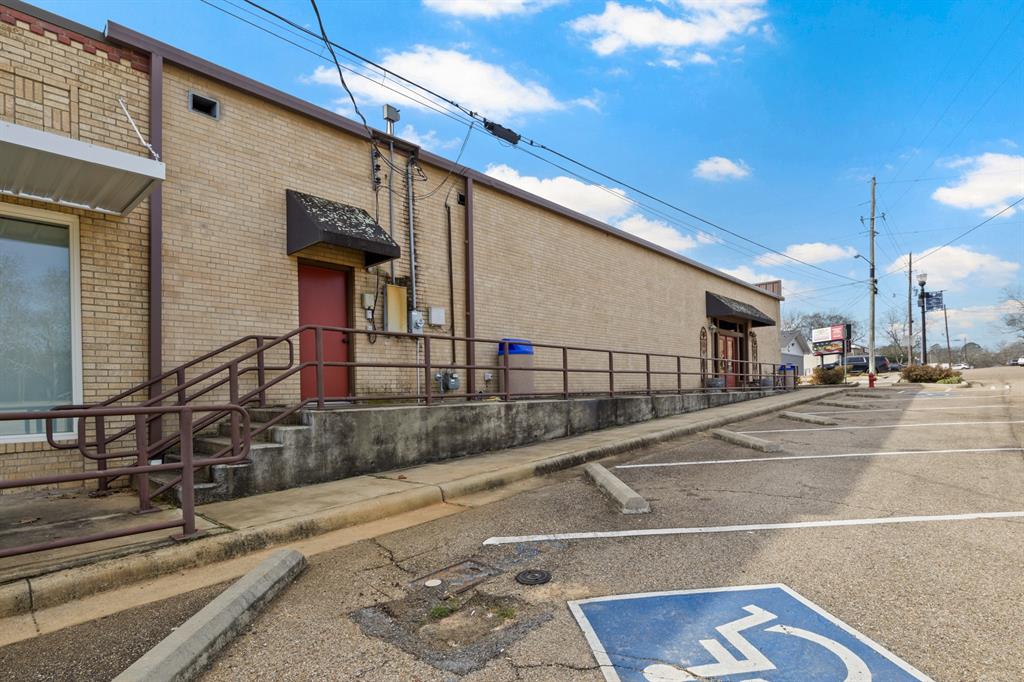112 N Lamar Street - Photo 8