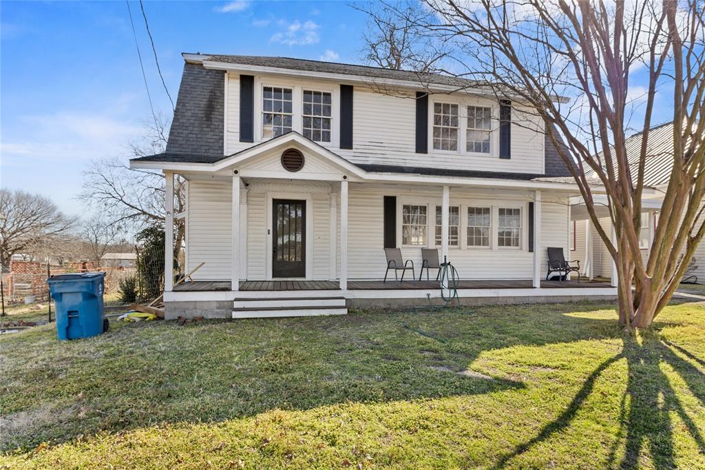 206 S Avenue B - Photo 1