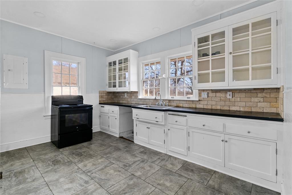 206 S Avenue B - Photo 10