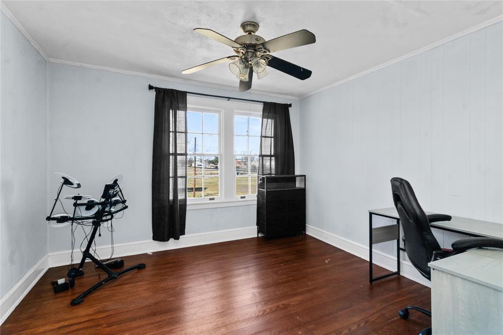 206 S Avenue B - Photo 12