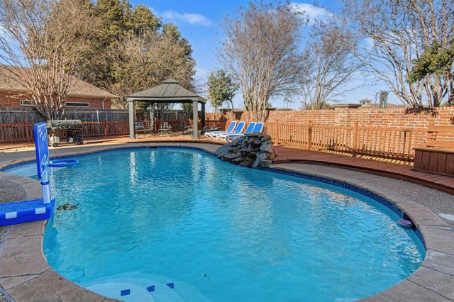 6400 Briercliff Court