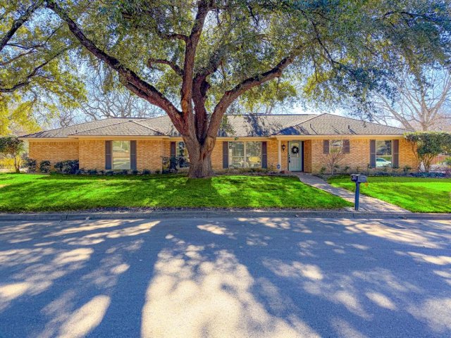 2013 Glenwood Circle